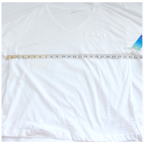 Remade By Thredup White V-Neck Pocket T-Shirt, Size Large - Picture 5 of 8